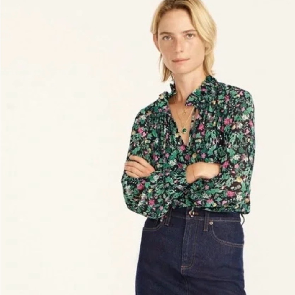 NWT J.Crew Drapey tie-neck ruffle top in winter garden floral Sz XXS
Cottagecore